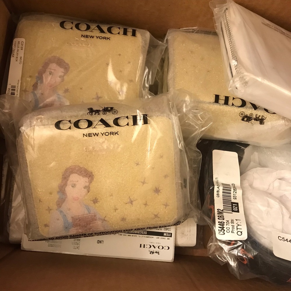 👸 ❤️ Coach Disney X Coach Large Jewelry Box With Belle - Picture 7 of 9
